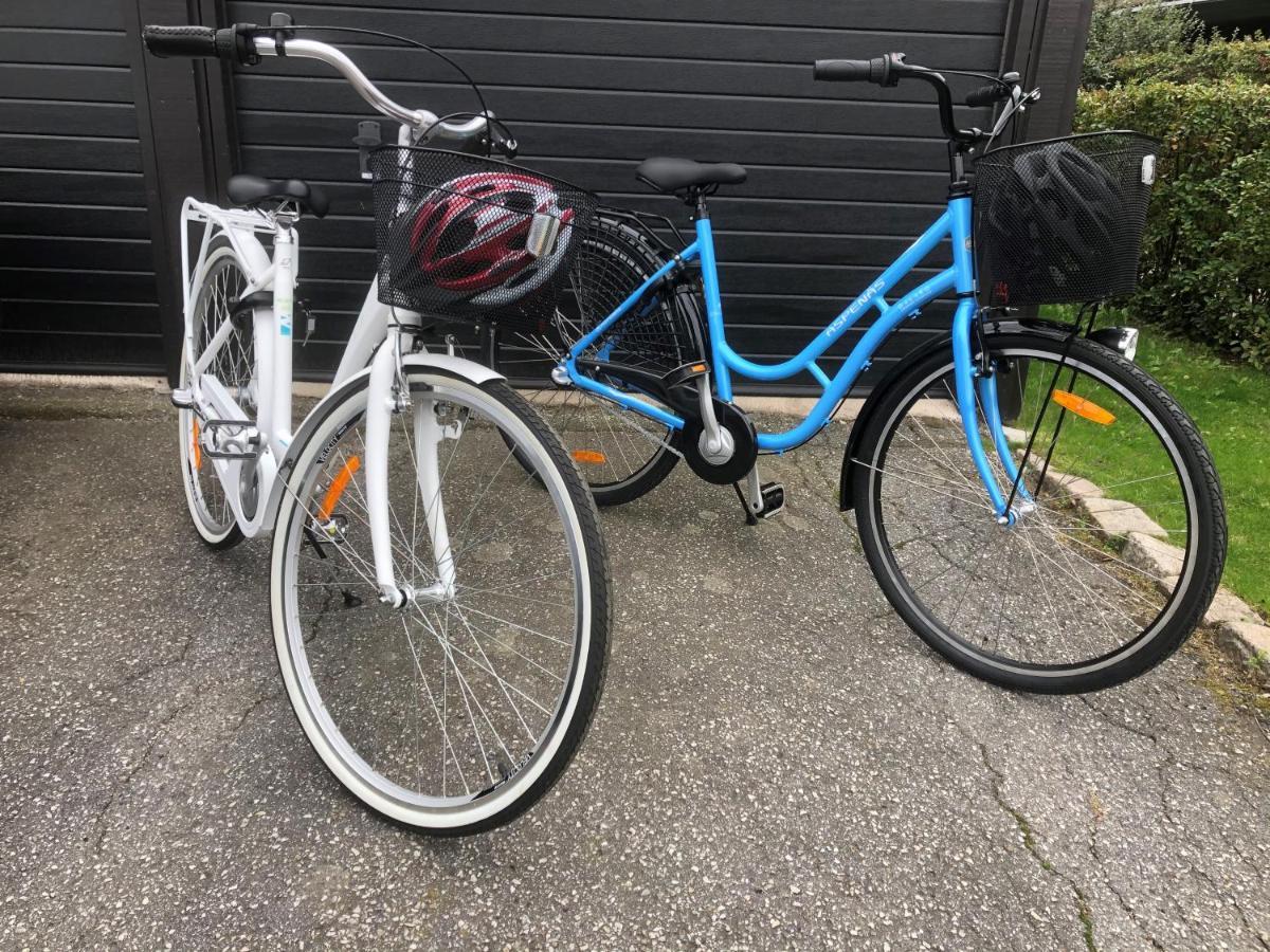 Dubbelrum Med Extrasaeng Pa Markplan I Lugnt Villaomrade Malmo Luaran gambar